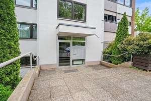 Exklusive 2-Zimmer-Wohnung mit Sauna und Schwimmbad in Erlangen-Burgberg – Die vollständige Adresse der Immobilie erhältst du vom Anbieter., 91054 Burgberg, Erlangen – Vorschaubild 2