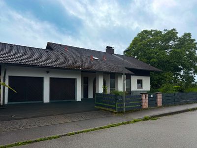 Idyllisch gelegenes Einfamilienhaus mit großzügigem Grundstück