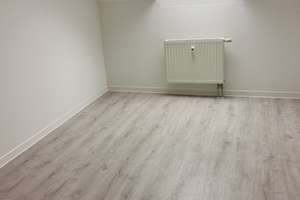 Tolle DG-Whg. mit Balkon, Einbauküche, Designebelag, Bad mir Wanne und Duschaufsatz...... – Charlottenstraße 81, 9126 Gablenz, Chemnitz – Vorschaubild 5