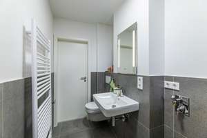 Möbliertes WG Zimmer in modernisierter Wohnung in Nürnberg – Neptunweg 21, 90471 Rangierbahnhof-Siedlung, Nürnberg – Vorschaubild 4
