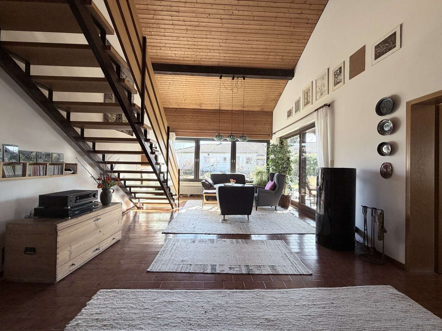 Immobilie in Winhöring - Ein Ort voller Licht und Raum: Idyllisches Einfamilienhaus mit Einliegerwohnung und Gartenzauber - Bild 8