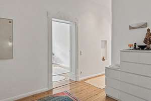 Bezugsfreie 4-Zimmer-Altbauwohnung mit Aufzug nahe Spree in Berlin - teilgewerbliche Nutzung möglich – Die vollständige Adresse der Immobilie erhältst du vom Anbieter., 10555 Moabit, Berlin – Vorschaubild 10