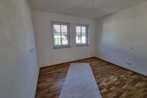 Exklusive, neuwertige 4-Zimmer-Wohnung mit EBK und Gartenmitbenutzung – Die vollständige Adresse der Immobilie erhältst du vom Anbieter., 80935 Lerchenau-Ost, München – Vorschaubild 11
