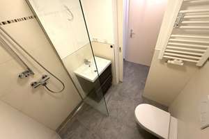 Freie 1-Zimmer-Wohnung mit EBK & Keller in grüner Lage - 2 min zu ÖPNV – Die vollständige Adresse der Immobilie erhältst du vom Anbieter., 80997 Obermenzing, München – Vorschaubild 2