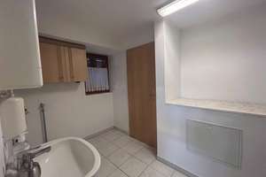 Lichtdurchflutetes 6-Zimmer-Haus mit Kamin, Balkon & Terrasse, Garten mit Pool und zwei Garagen – Die vollständige Adresse der Immobilie erhältst du vom Anbieter., 7318 Saalfeld/Saale – Vorschaubild 16