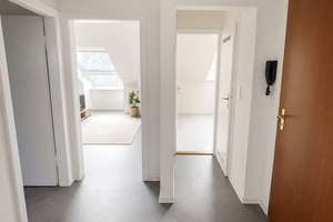 Gemütliche 2-Zimmer-Dachgeschosswohnung in Braunschweig Rüningen – Die vollständige Adresse der Immobilie erhältst du vom Anbieter., 38122 Rüningen, Braunschweig – Vorschaubild 3