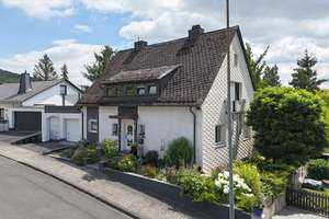 Großzügiges Einfamilienhaus mit Einliegerwohnung in ruhiger Aussichtslage und Schlossblick – Die vollständige Adresse der Immobilie erhältst du vom Anbieter., 35683 Dillenburg – Vorschaubild 19