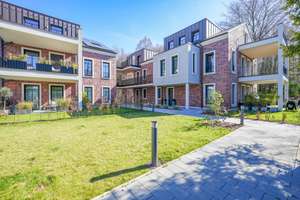 Über den Dächern von Ippendorf: Exklusive Dachgeschoss-Oase mit Weitblick und Sternenhimmel-Romantik – Die vollständige Adresse der Immobilie erhältst du vom Anbieter., 53127 Ippendorf, Bonn – Vorschaubild 2