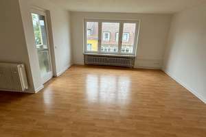 Wunderschöne 2-Zimmer Wohnung mit Aufzug und Balkon in Innenstadtnähe! – Helmstedter Straße 10, 38102 Östliches Ringgebiet, Braunschweig – Vorschaubild 3