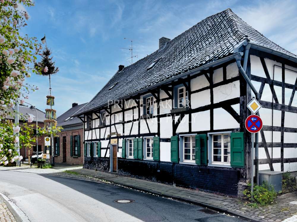 Anno 1680 nach Ende des 30jährigen Krieges erbaut ++ Der Berliner Hof steht nun zum Verkauf, Neuss Rhein Kreis – Bild 2