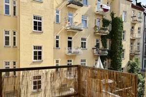 City Life - Altbau 3-Zimmer-Wohnung im Rückgebäude mitten in Haidhausen
