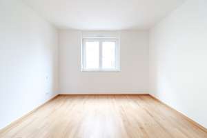 Großzügige 2-Zimmer-Wohnung mit Balkon – stilvolles Ambiente und lichtdurchflutete Räume – Meta-Gadesmann-Str. 24, 60326 Gallus, Frankfurt am Main – Vorschaubild 6