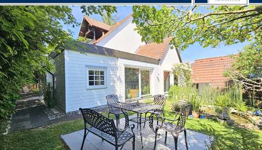 Bild von Wohnjuwel mit besonderer Ausstattung, viel Charme, idyllischem Garten, Indoor-Pool und Garage