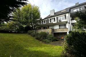 Charaktervoller Altbau mit großem Potenzial und Rheinblick !  In Toplage von Düsseldorf-Oberkassel – Die vollständige Adresse der Immobilie erhältst du vom Anbieter., 40545 Oberkassel, Düsseldorf – Vorschaubild 4