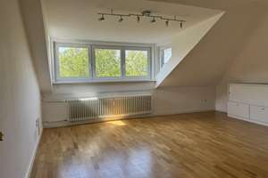 Attraktive DG-Wohnung -  Citylage im Grünen an Kuppelkirche, hohe Lebensqualität; von privat – Die vollständige Adresse der Immobilie erhältst du vom Anbieter., 64283 Mitte, Darmstadt – Vorschaubild 2