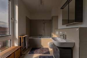 Über den Dächern Hamburgs – Stilvolles Penthouse mit Südwest-Dachterrasse – Die vollständige Adresse der Immobilie erhältst du vom Anbieter., 22081 Barmbek-Süd, Hamburg – Vorschaubild 10