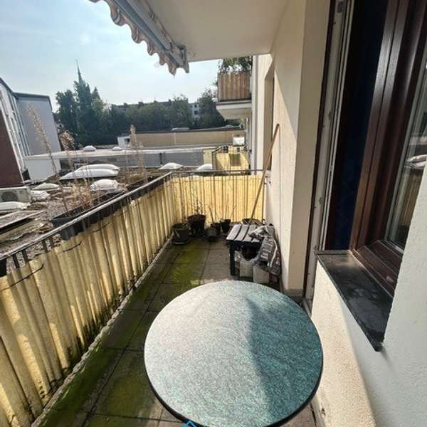 *** Attraktives u. solides Mehrfamilienhaus - mit Garagen - Aachener Innenstadt ***