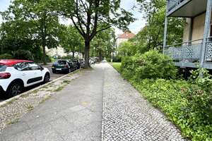 Charmante Dachgeschosswohnung mit privater Terrasse in Berlin-Tempelhof