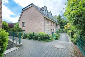 Großzügige Eigentumswohnung in bevorzugter Lage in Solingen-Gräfrath! – Die vollständige Adresse der Immobilie erhältst du vom Anbieter., 42653 Gräfrath, Solingen – Vorschaubild 3