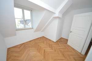 Hochwertig sanierte Maisonettewohnung mit Balkon, Fußbodenheizung und Parkettboden! – Beethovenstraße 22, 9130 Chemnitz – Vorschaubild 8