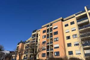 Schöne, helle 2 Zimmer-Wohnung im beliebten Pfersee - in ruhiger, zentraler Lage an der Wertach – Die vollständige Adresse der Immobilie erhältst du vom Anbieter., 86157 Pfersee-Nord, Augsburg – Vorschaubild 1