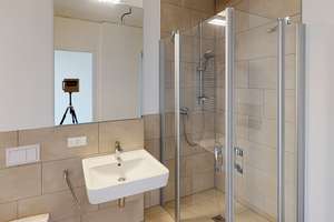 Wohnen, wo andere dem Alltagsstress entfliehen: 2-Zimmer-Wohnung in der Überseestadt – Herzogin-Cecilie-Allee 22, 28217 Überseestadt, Bremen – Vorschaubild 6