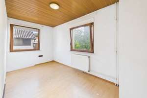 Sanierungsbedürftiges Ein- bis Zweifamilienhaus mit Garage und Schuppen! – Die vollständige Adresse der Immobilie erhältst du vom Anbieter., 76327 Pfinztal – Vorschaubild 6