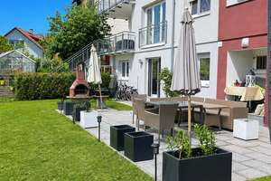 ++Wohnen wie im eigenen Haus++ Wunderschöne Eigentumswohnung mit großem Garten, Terrasse und Blick