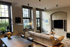 Luxuriöse 2-Zimmer-Terrassenwohnung auf der Lübecker Altstadtinsel !  
Kernsaniert ! Denkmalschutz 