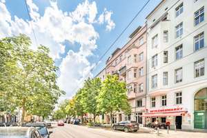 Top-Lage am Zionskirchplatz: Sanierter 3-Zimmer-Altbau mit Balkon & Lift in der Kastanienallee – Die vollständige Adresse der Immobilie erhältst du vom Anbieter., 10119 Mitte (Ortsteil), Berlin – Vorschaubild 10