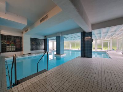 Wohnkomfort mit besonderem Extra – tolle 3-Zimmer-Wohnung mit großer Sonnenloggia & Schwimmbad......