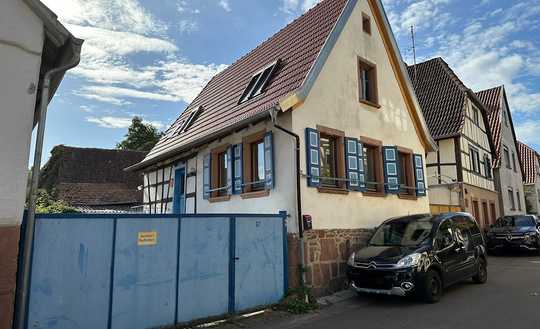 ++ Wohnhaus mit Anbau (ERWEITERUNGSFÄHIG), Hof, Garage, Scheune & idyllischem Garten am Bach ! ++