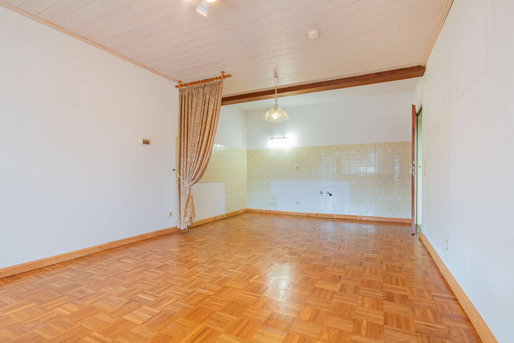 Immobilie in Wutöschingen - Vielseitig nutzbare Doppelhaushälfte mit Einliegerwohnung und Wintergarten in Horheim - Bild 6