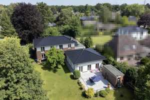 Großzügiges Ein-/Zweifamilienhaus in idyllischer Lage in HH-Volksdorf, inkl. Bauplatz, courtagefrei  – Maetzelweg 14, 22359 Hamburg – Vorschaubild 2