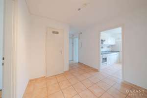 Attraktive 3 Zimmer-Wohnung mit Loggia, Aufzug & Stellplatz im Münchner Norden – Die vollständige Adresse der Immobilie erhältst du vom Anbieter., 80935 Lerchenau-Ost, München – Vorschaubild 4