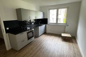 Komplett sanierte 2-Zimmer-Wohnung mit voll ausgestatteter Küche