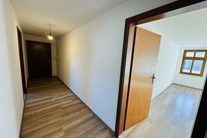 Gemütliche 2-Zimmer-Dachgeschosswohnung mit Einbauküche – Heinrich-Zille-Straße 4, 9111 Zentrum, Chemnitz – Vorschaubild 6