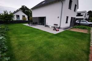 Luxuriöses Einfamilienhaus in Meerbusch (Bj. 2018) – Am Blumenfeld 31, 40667 Meerbusch – Vorschaubild 1