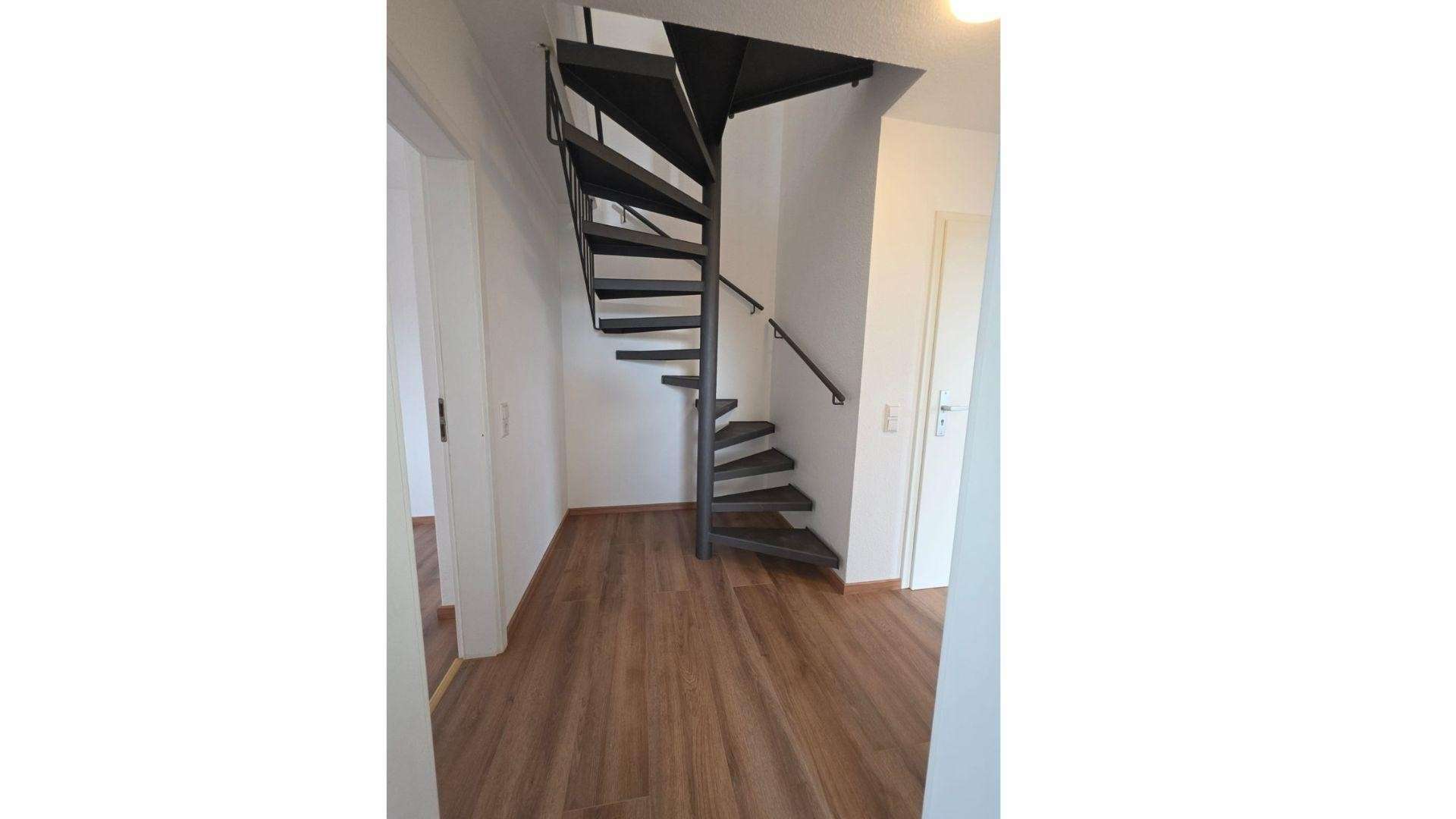 Immobilie in Offenbach an der Queich - Wohngefühl 95m²: Sanierte Maisonette | EBK | 2 Stellplätze | 125kWh | 950€ Mietwert! - Bild 12