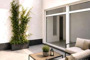 Sanierte, barrierearme Erdgeschosswohnung mit 40 qm Terrasse und hohen Räumen