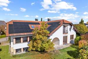 Vielseitige Perspektiven!
- Großzügiges Wohndomizil in Pfullendorf – Die vollständige Adresse der Immobilie erhältst du vom Anbieter., 88630 Pfullendorf – Vorschaubild 1