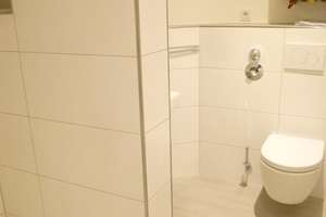 INNER-CITY: Innenstadt-Altbauwohnung mit hochwertiger Einbauküche für "MAX. 2-3 PERSONEN" – Luisenstraße 17, 65185 Mitte, Wiesbaden – Vorschaubild 10