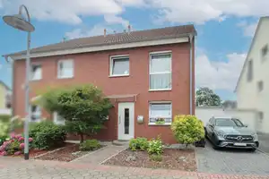 Familienidyll: Gepflegte Doppelhaushälfte mit grüner Oase in ruhiger Lage von Moers – Wesel (Kreis) – Vorschaubild 1