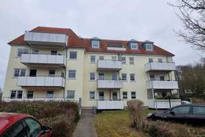 zu Vermieten-ruhig gelegene 2 Zi. mit Balkon, Fahrstuhl, Stellplatz – Rostock – Vorschaubild 1