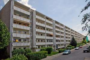 Hübsche 3-Raum-Wohnung mit Balkon und Wanne! – Löwenhainer Str. 14, 1279 Tolkewitz/Seidnitz-Nord, Dresden – Vorschaubild 1
