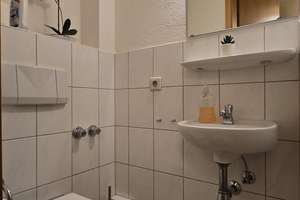 WG-Zimmer | Sofort bezugsfrei | Vollmöbliertes Studentenhaus | All-In-Miete | historischer Charme – Die vollständige Adresse der Immobilie erhältst du vom Anbieter., 76187 Knielingen, Karlsruhe – Vorschaubild 6