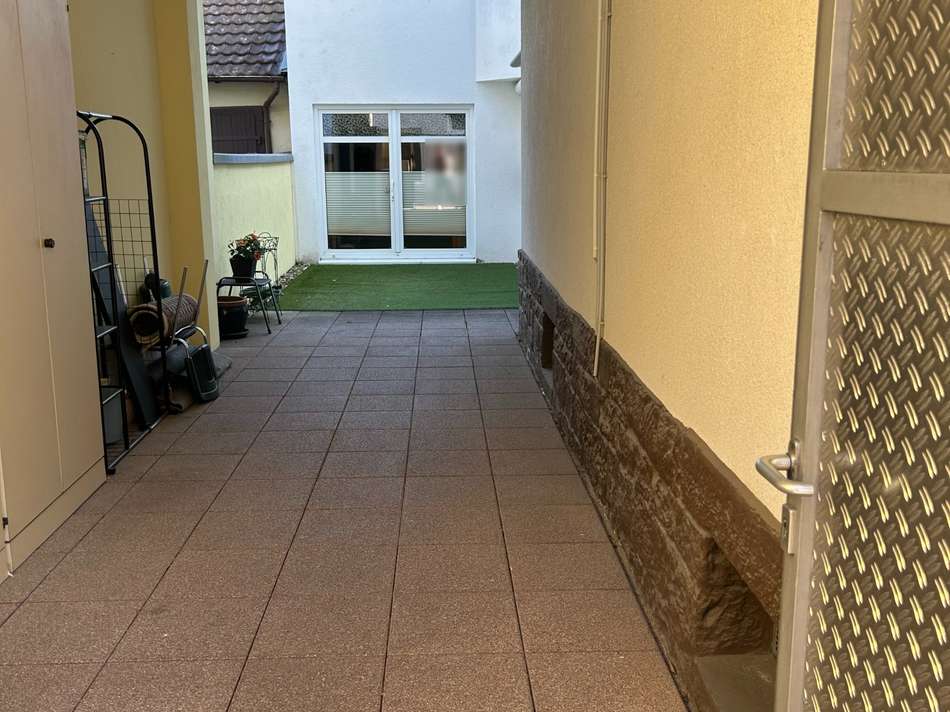 Überdachte Hofeinfahrt