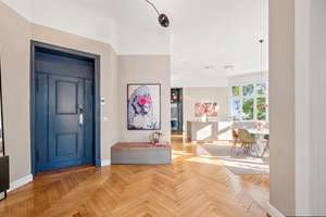 Kudamm-Seitenstraße: Traumhafter Altbau mit Originaldetails, Balkon & Südwest-Ausrichtung