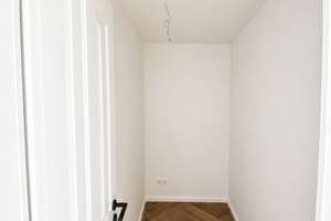 ELVIRA -  Schwabing-West BESTLAGE schöne 3-Zimmer-Wohnung mit Balkon und Lift, vollständig renoviert – Die vollständige Adresse der Immobilie erhältst du vom Anbieter., 80801 Neuschwabing, München – Vorschaubild 6