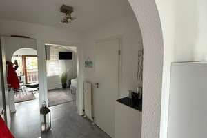 CYRIL HEYNE REAL ESTATE präsentiert: Modern-sanierte 2-Zi-DG-Wohnung mit Balkon und EBK  & Hobbyraum – Die vollständige Adresse der Immobilie erhältst du vom Anbieter., 70378 Hofen, Stuttgart – Vorschaubild 5
